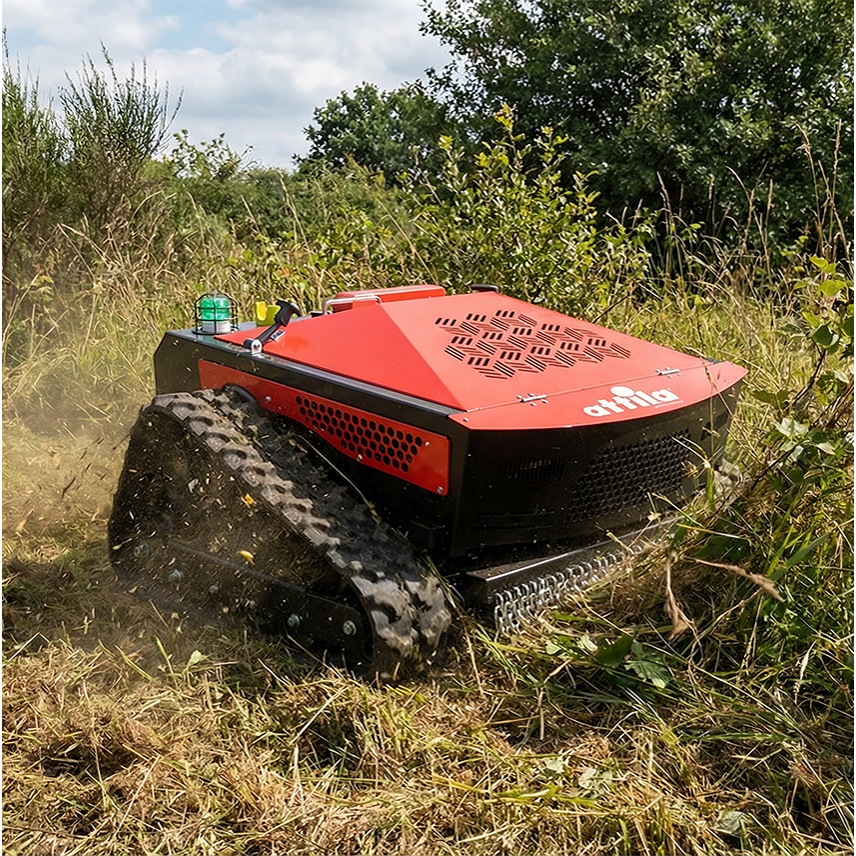 immagine ambientata del trinciaerba radiocomandato ATRC 7055