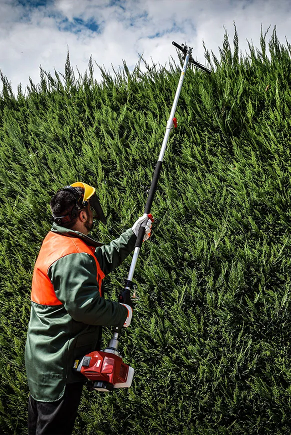 Immagine ambientata del multitool Attila ADG 35-H